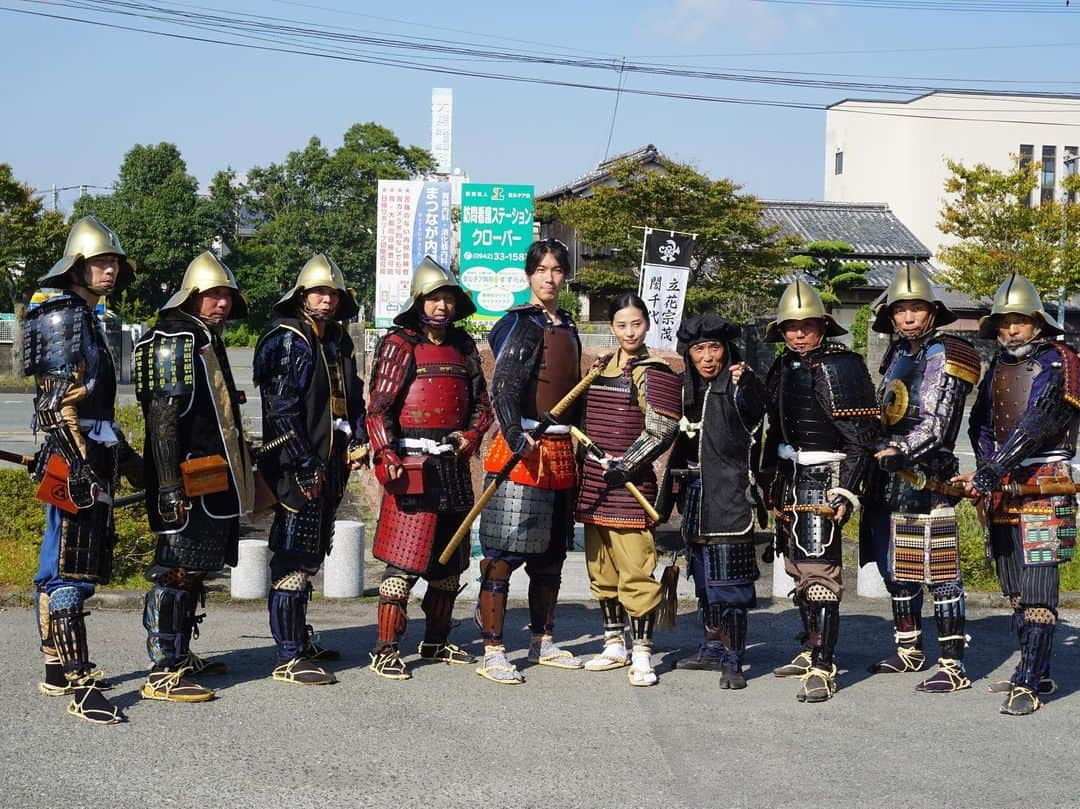 前田友香さんのインスタグラム写真 - (前田友香Instagram)「日付は変わってしまったけど 立花誾千代姫 (たちばなぎんちよひめ)の キャラクターの憑代として 今日2023.10.8で ちょうど6年が経ちました！  1569年に生まれた 400年以上前の人物誾千代姫 当たり前だけど今生きている私達は見たことはない 残っているものも少ない  初陣は柳川で 名乗り口上とおにぎえでの馬に乗って御神幸行列 最初は右も左もわからず、 立花家史料館、また現代に残る史実を基に確かな事を伝える為にとにかくひとつひとつの演舞をさせていただきました！  6年間の中で数えきれない たくさんの出会いと別れ ゆかりの地でのイベント どれも大切な時間、思い出です✨  ここまで応援してくださった皆さんや 支えてくださった立花家史料館の皆さん、ご指導して下さった先生、柳川の皆さん、出会った全ての皆さんに感謝の気持ちでいっぱいです！ 本当にありがとうございます！  私は誾千代姫に出会えて 本当に良かったと思っています！ 誾千代姫のおかげで 世界が広がりました！  これからも変わらずに 精進して参りますので どうか応援よろしくお願いいたします！  #立花家史料館 #立花宗茂 #立花宗茂と誾千代姫  #誾千代 #誾千代姫 #福岡県　 #柳川 #柳川市 #戦国武将  #大河招致 2017.10.8〜2023.10.8」10月9日 0時56分 - yukamaeda.maeyuka