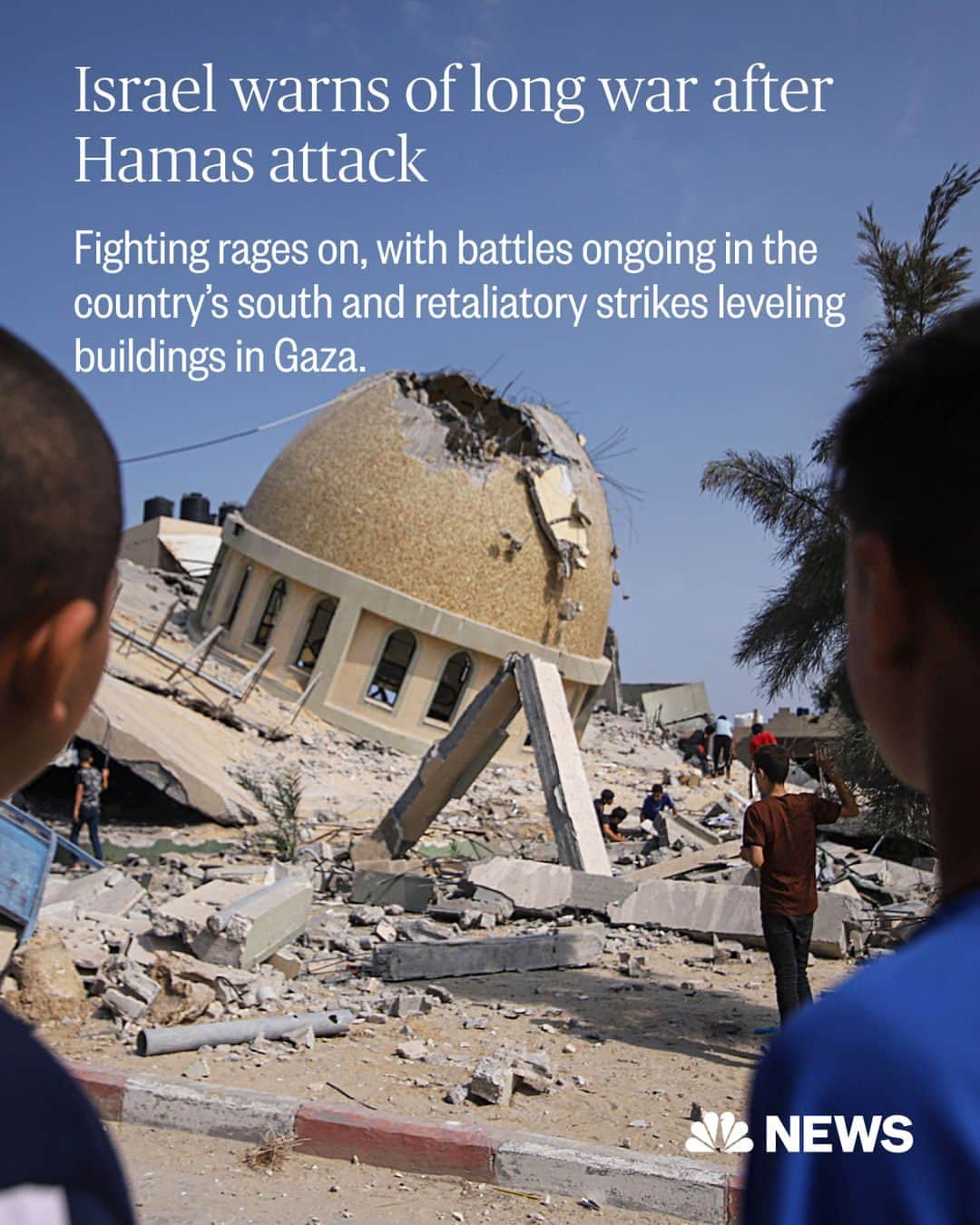 のインスタグラム：「After Prime Minister Benjamin Netanyahu declared “mighty vengeance” for Hamas’ surprise attack on Israel, fierce fighting continued between Israeli forces and Hamas militants.  As battles raged on the streets of southern Israel, the country launched retaliation strikes that leveled buildings in Gaza.   Fears of broader violence were also fueled by an exchange of fire at Israel’s border with Lebanon and a deadly shooting of Israeli tourists in Egypt on Sunday.  Read more at the link in bio.  📷: Ahmad Salem / Getty Images Said Khatib / Getty Images」