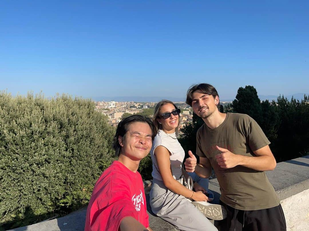 広瀬斗史輝のインスタグラム：「Thanks to them, I was able to create wonderful memories in Rome. Rome is truly a beautiful city, so I definitely want to come back. I threw a coin into the Trevi Fountain, so I think I'll be able to return to Rome. I'll work hard on my English studies while enjoying the rest of my school life back in Manchester.  Grazie.」