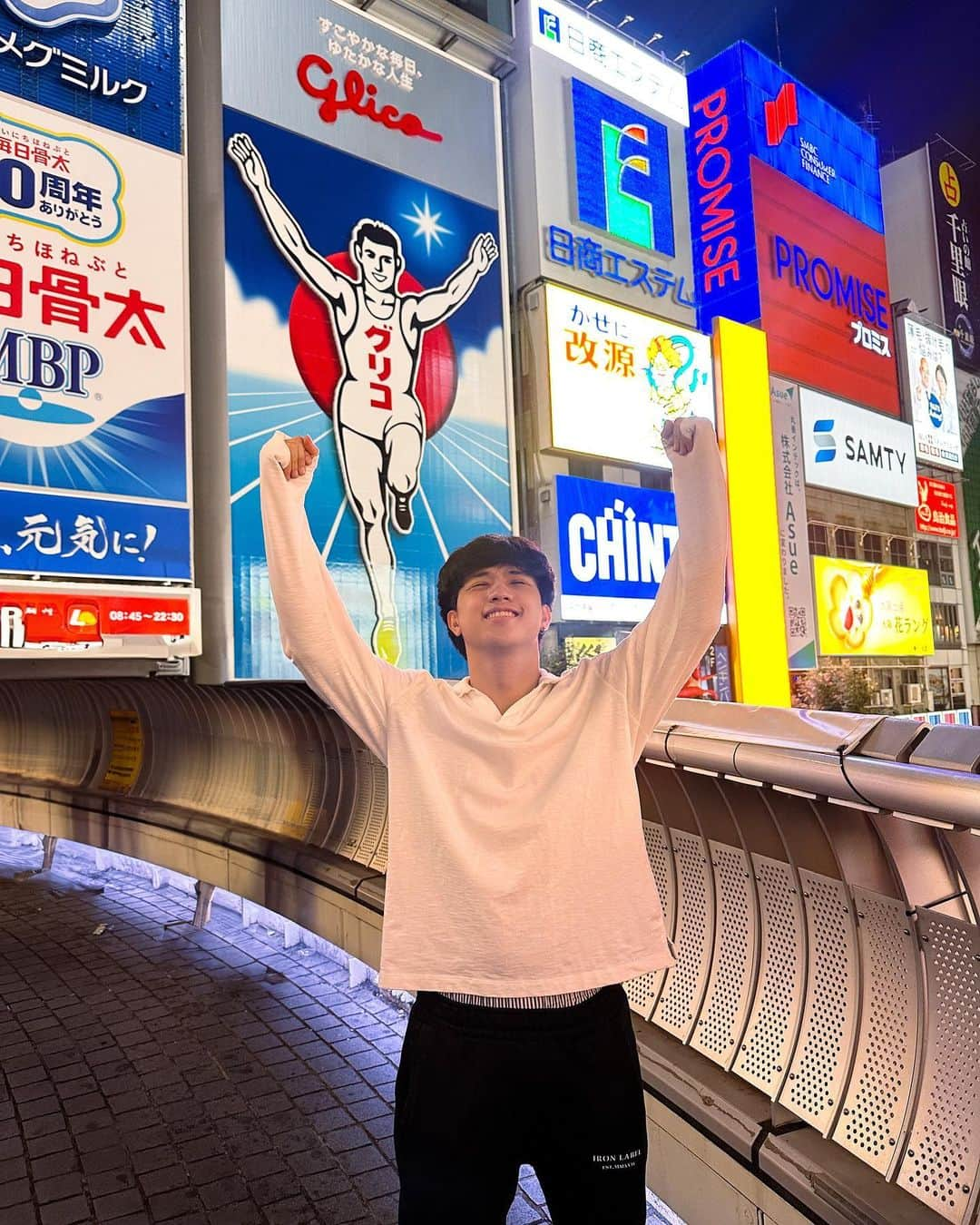 Ranz Kyleさんのインスタグラム写真 - (Ranz KyleInstagram)「Strollin’ around Osaka 🇯🇵」10月9日 1時02分 - ranzkyle