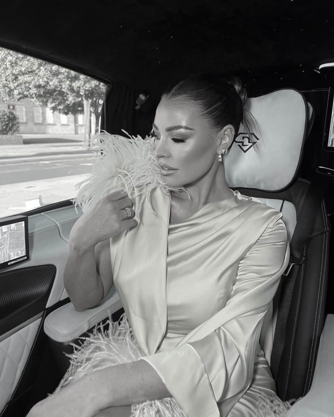 Jessica Wrightさんのインスタグラム写真 - (Jessica WrightInstagram)「Special Sunday 💜 On my way to @prideofbritain to celebrate some extremely special people 💫」10月9日 1時03分 - jesswright77