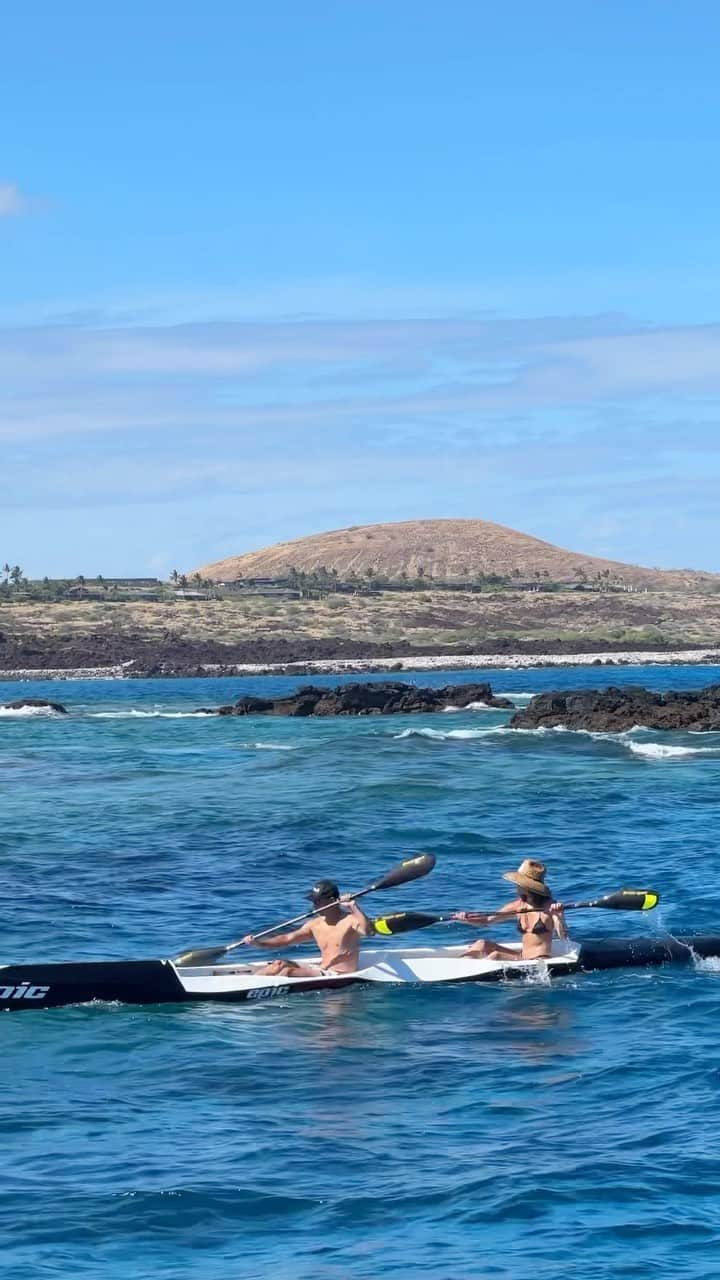 マギー・Qのインスタグラム：「When I’m in Hawaii, paddling becomes a piece of my morning ritual. 🌊✨」