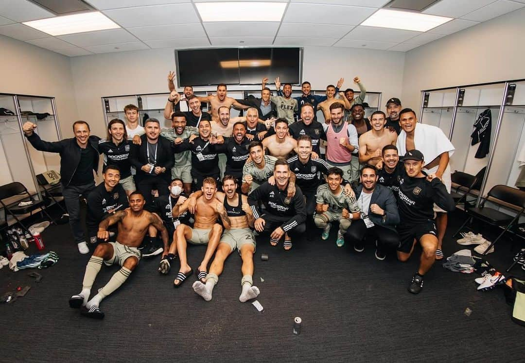 ジョルジョ・キエッリーニのインスタグラム：「Absolutely thrilled about our significant win in Austin! ⚫️🟡Let's keep pushing forward together! 💪  #LAFC」