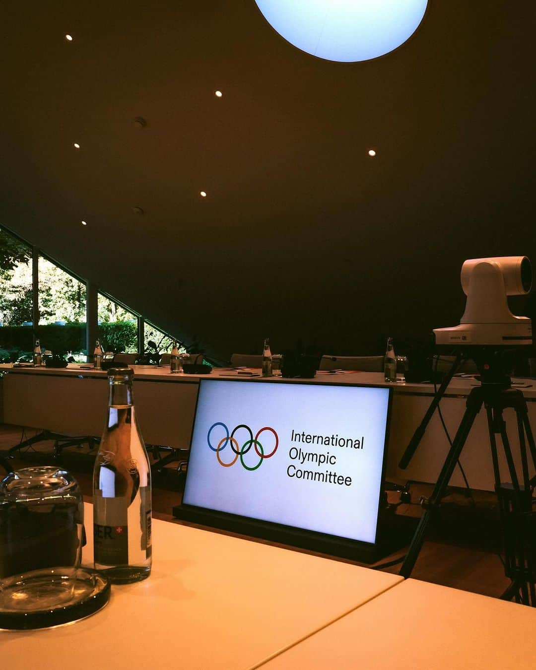 アレックス・シブタニのインスタグラム：「It was an honor and a privilege to join the International Olympic Committee’s 2023 Athletes’ Forum with the LA28 Athletes’ Commission. @la28games  Thank you, @janet_evans for your leadership, and thank you to the IOC Athletes’ Commission for hosting us.  It was a remarkable and energizing experience to connect with a global network of athletes and leaders who believe in the transformative and unifying power of sport. Exciting days are ahead…   @olympics @paralympics @athlete365」