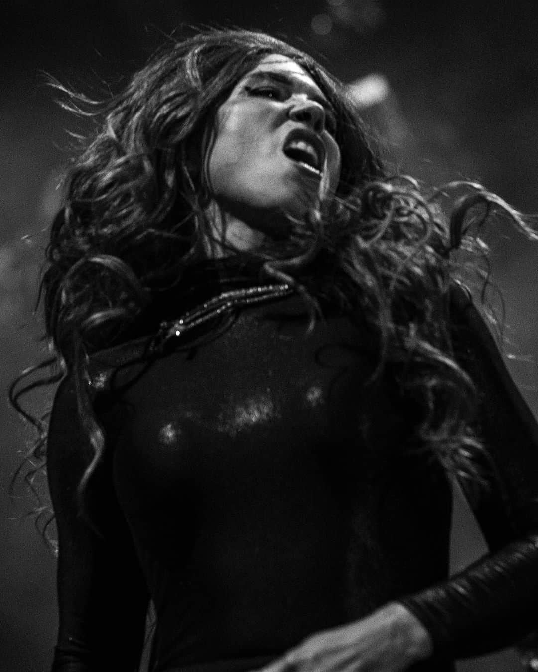 グループラブのインスタグラム：「one good thing about music, when it hits you, you feel no pain」