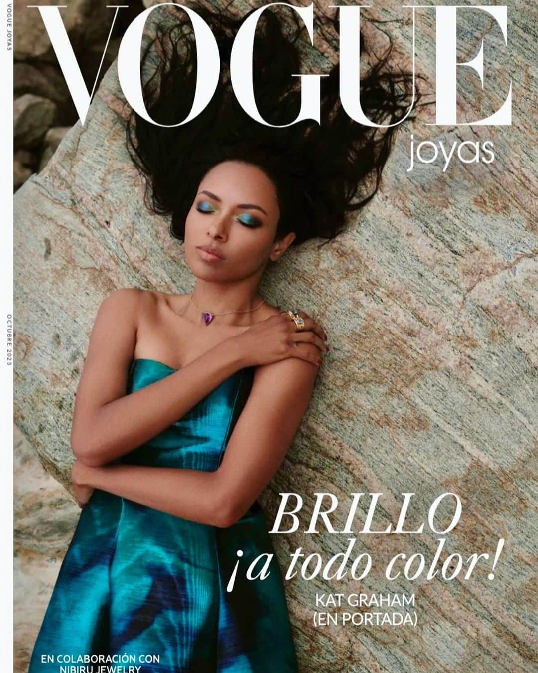 カテリーナ・グレアムのインスタグラム：「Beyond grateful to share my second vogue cover for Vogue Latin America and Chile.  Thank you @voguemexico for such a beautiful dreamy moment.  Executive Director: Alessio Filippelli @ale_ssiofilippelli Photographer Alex Dani @alexdanifotografo Hair Stylist Peter Gray @petergrayhair  Products Used: Guerlain Hair Oil @guerlain MAKEUP: Danessa Myricks @danessa_myricks MAKEUP ASSISTANT: Olga Solovey @iamolga Products used: Danessa Myricks Beauty @danessamyricksbeauty Fashion Stylist: Alison Hernon @718Blonde at Exclusive Artists  Assistant Fashion Stylist: Skylar Elizabeth @skylar.e Fashion Stylist Interns: Mia Fyson @miafyson and Kiyaa Bagla @kiyaa_bagla Light Director: Kira Muchnyk @kyra_muchnikova Photographer assistant: Anna Style @annastyle.nyc Creative director: Marina Forbatok @forbatok Fashion Director: Marcela Mayorga @marcelamayorgameignan Retouch: Victor Wagner @vwretouch  Creative Production: Domi Perek @domi_verse」
