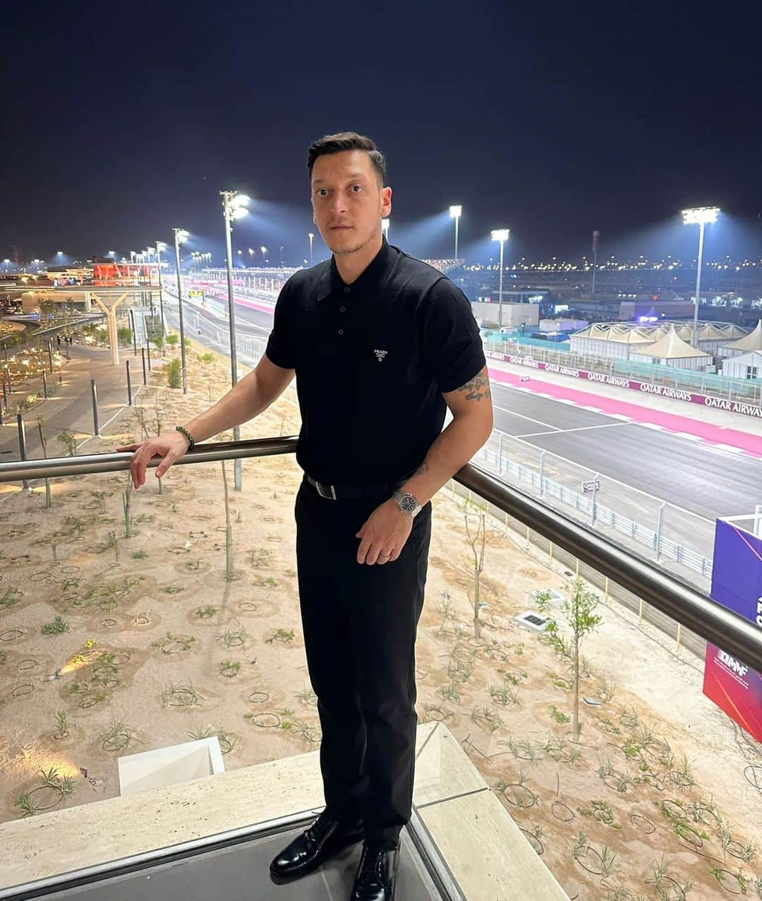 メスト・エジルさんのインスタグラム写真 - (メスト・エジルInstagram)「Exciting weekend experience @f1 - Qatar Grand Prix 2023 🇶🇦🏁 Thanks for having me!」10月9日 4時05分 - m10_official