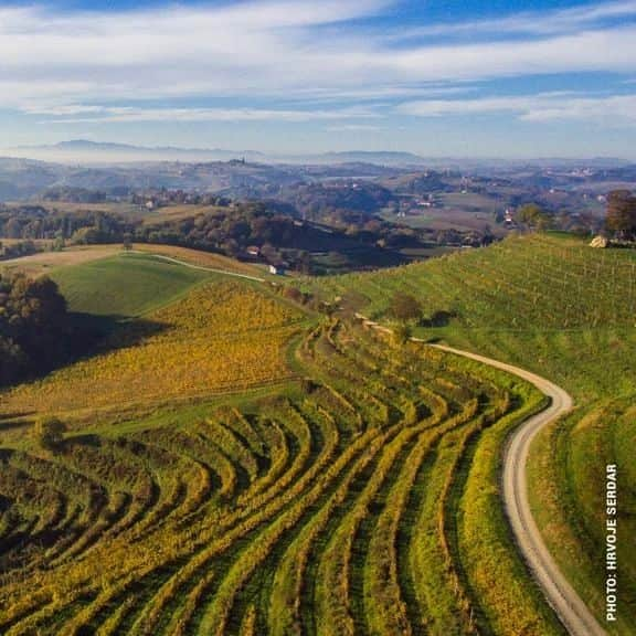 マリン・チリッチさんのインスタグラム写真 - (マリン・チリッチInstagram)「Visiting Croatia in Autumn?🍂 Which of these incredible spots are you heading to first? 🤩⠀ .⠀ .⠀ #croatiafulloflife #autumn @croatiafulloflife #nationalparks #naturelovers」10月9日 4時08分 - marincilic