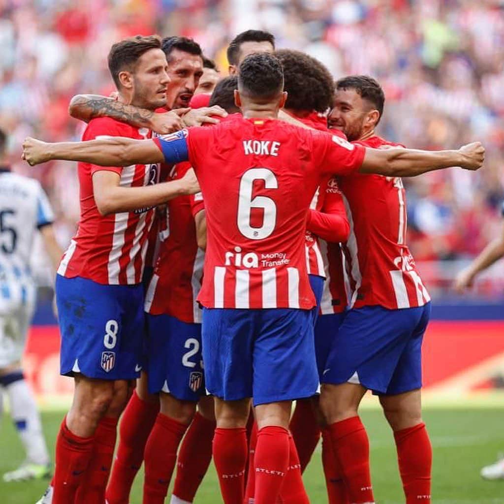 コケのインスタグラム：「¡Ambientazo y victoria en el Día de las Peñas! ¡Seguimos @atleticodemadrid! ➕3️⃣❤️🤍 #AúpaAtleti」