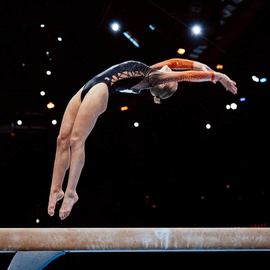 サンネ・ウェバースのインスタグラム：「Wow, what an amazing World Championships final! The energy, the support, and the level of competition were just incredible. Ending this championship with a great feeling after a strong performance. Finished 4th in the world today. Next up: Paris! 🇫🇷🤸‍♀️🏆 #RoadToParis2024」