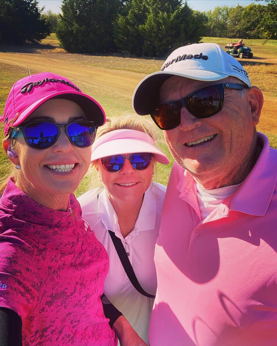 ポーラ・クリーマーのインスタグラム：「On Sundays we wear PINK… well pretty much everyday but you get it 😜 #TeamPC」