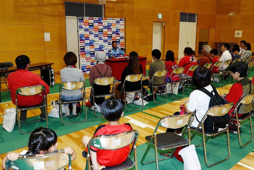 ROASSO KUMAMOTOさんのインスタグラム写真 - (ROASSO KUMAMOTOInstagram)「フォトレポート📷1️⃣ #ロアッソ熊本 #10月9日 #ファン交流デー #ご来場ありがとうございました😊」10月9日 17時36分 - roassokumamoto_official