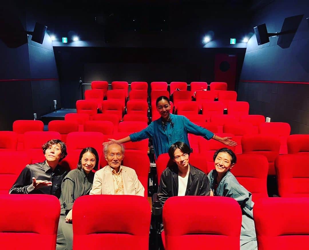 関口アナンさんのインスタグラム写真 - (関口アナンInstagram)「「ロストサマー」 6日〜の高知先行上映、最高の旅でした。 まだまだ続きますが、一旦東京へ。  キネマミュージアム、プレオープンおめでとうございました！！桃子さんとスタッフの方の愛と希望に満ちた映画館で、いるだけで幸せを感じれる場所、それがキネマミュージアム。  劇場が少なくなる中、こうして新しい場所が出来ることが嬉しいし、それ以上にこけら落とし作品として「ロストサマー」が上映してもらえるなんて、一生の思い出です。  僕らの魂は高知に置いておきます。  高知でのエネルギーを持って、東京上映へとムーブしていくので、高知も東京も、全部ぶち上げていくよ！  キネマでの上映は10月26日まで！  東京は10月13日〜新宿武蔵野館 神奈川は同日13〜キノシネマ横浜みなとみらい  また、すぐお会いしましょう。  #ロストサマー  #キネマミュージアム #新宿武蔵野館 #キノシネマ横浜みなとみらい」10月9日 17時36分 - anamdada
