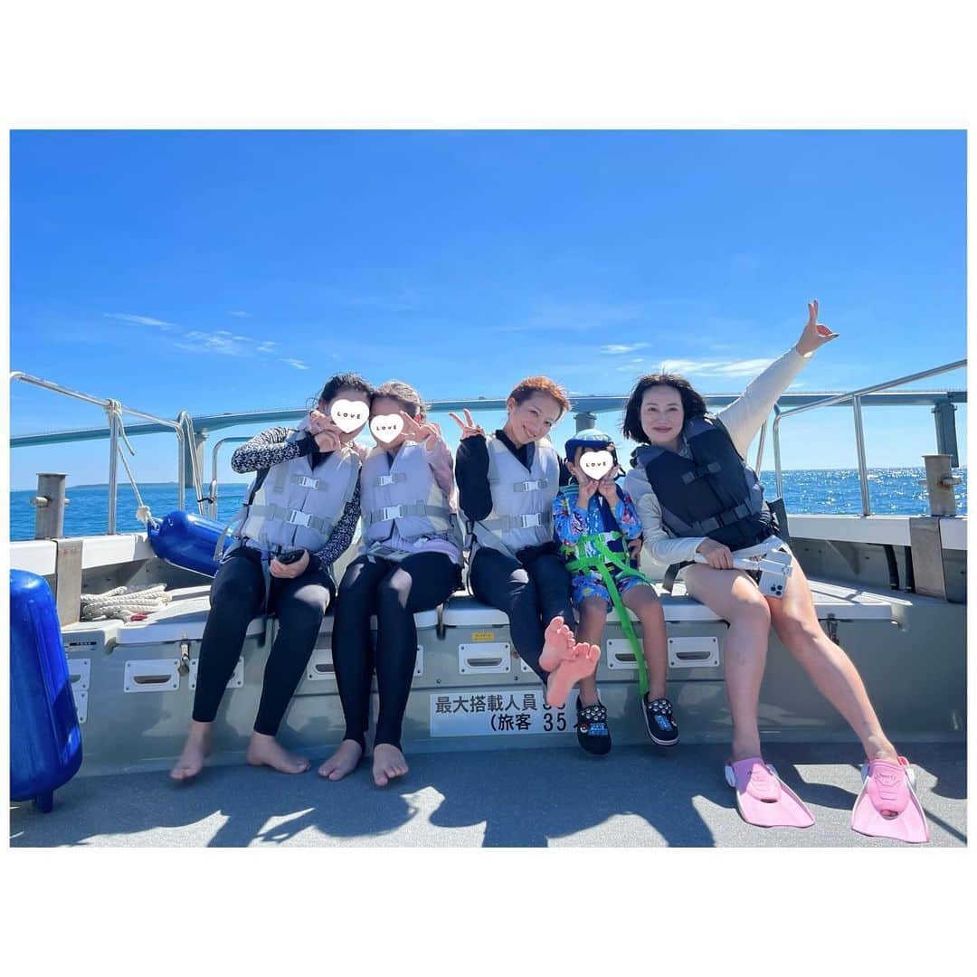 辻希美のインスタグラム：「昨日はシュノーケリング🤿行きまして…ウミガメ🐢に出会えた🏝️💕💕✨" コアも初ウミガメ🐢❤️  セイとパパはダイビング🤿へ✨ 5枚目…☺️ すげぇ🤿💕💕✨"」