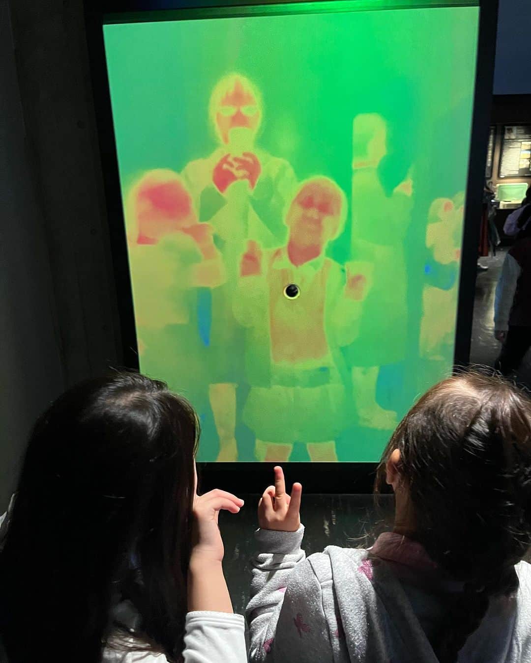 東尾理子さんのインスタグラム写真 - (東尾理子Instagram)「国立科学博物館へ 特別展の海が今日までだったので、滑り込み🌊 常設展も、ほんとすごいな、、、 学びがたくさん  #子育て #国立科学博物館」10月9日 16時09分 - rikohigashio