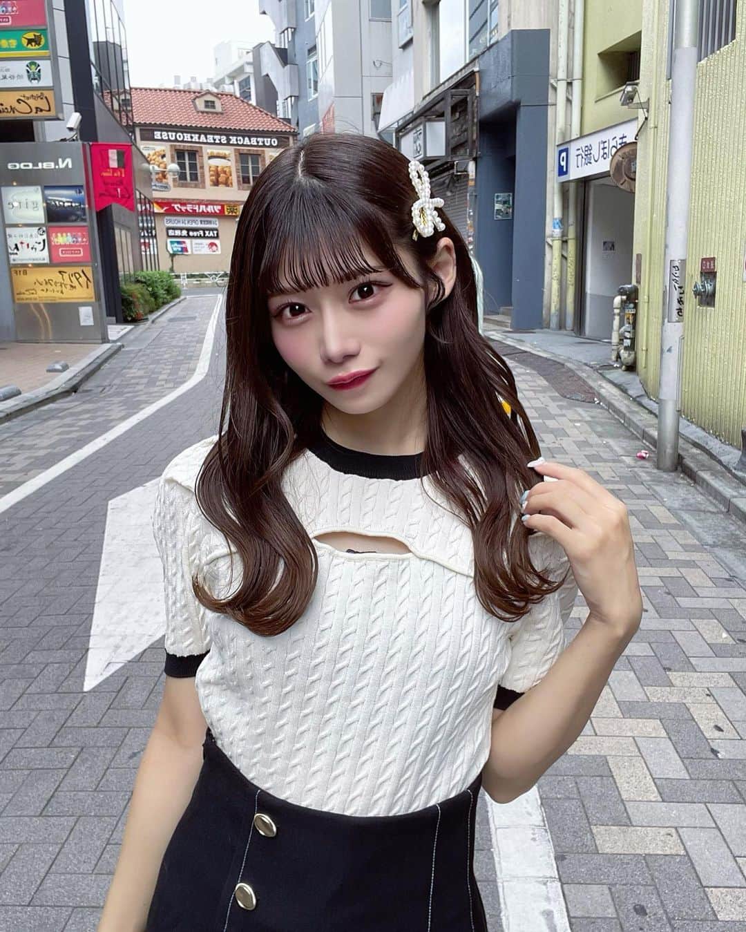 菖蒲まりんのインスタグラム：「女の子だなぁ( ơ ᴗ ơ )♡   #31sonsdemode  #ガーリー #巻き下ろし  #フレンチガーリー  #ootd #今日のコーデ  #渋谷 #全身コーデ」