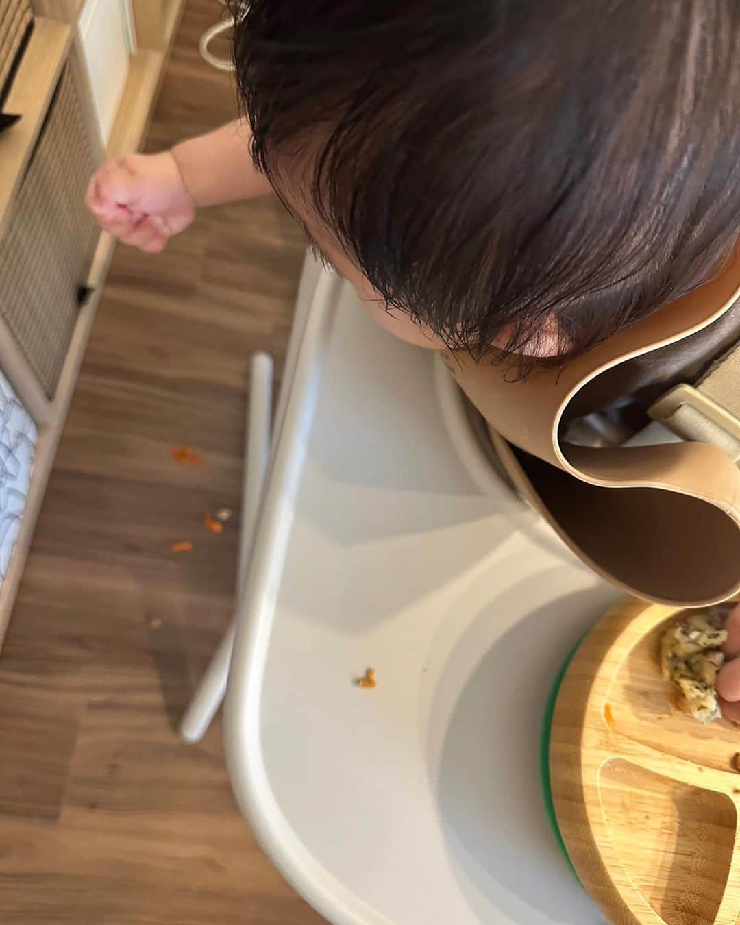 田井弘子さんのインスタグラム写真 - (田井弘子Instagram)「あかーん🤯 嫌いな食べ物は、 握って、落とす を覚えた😨⁉️ ほんと好き嫌いはっきりしてて困りものね💦 #甥活 #おばばか」10月9日 16時02分 - hirokotai