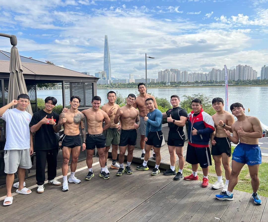 キム・ドンヒョンさんのインスタグラム写真 - (キム・ドンヒョンInstagram)「하바스 야유회 + 하바스선수단 10km 마라톤 대회🔥🏃🏻‍♂️🚀 #하바스mma #압구정하바스 #하바스선수단 #하바스다이어트스쿨 #10kmRUN  @havas_mma  @havas_gym  @havas_seoul」10月9日 16時19分 - stungunkim