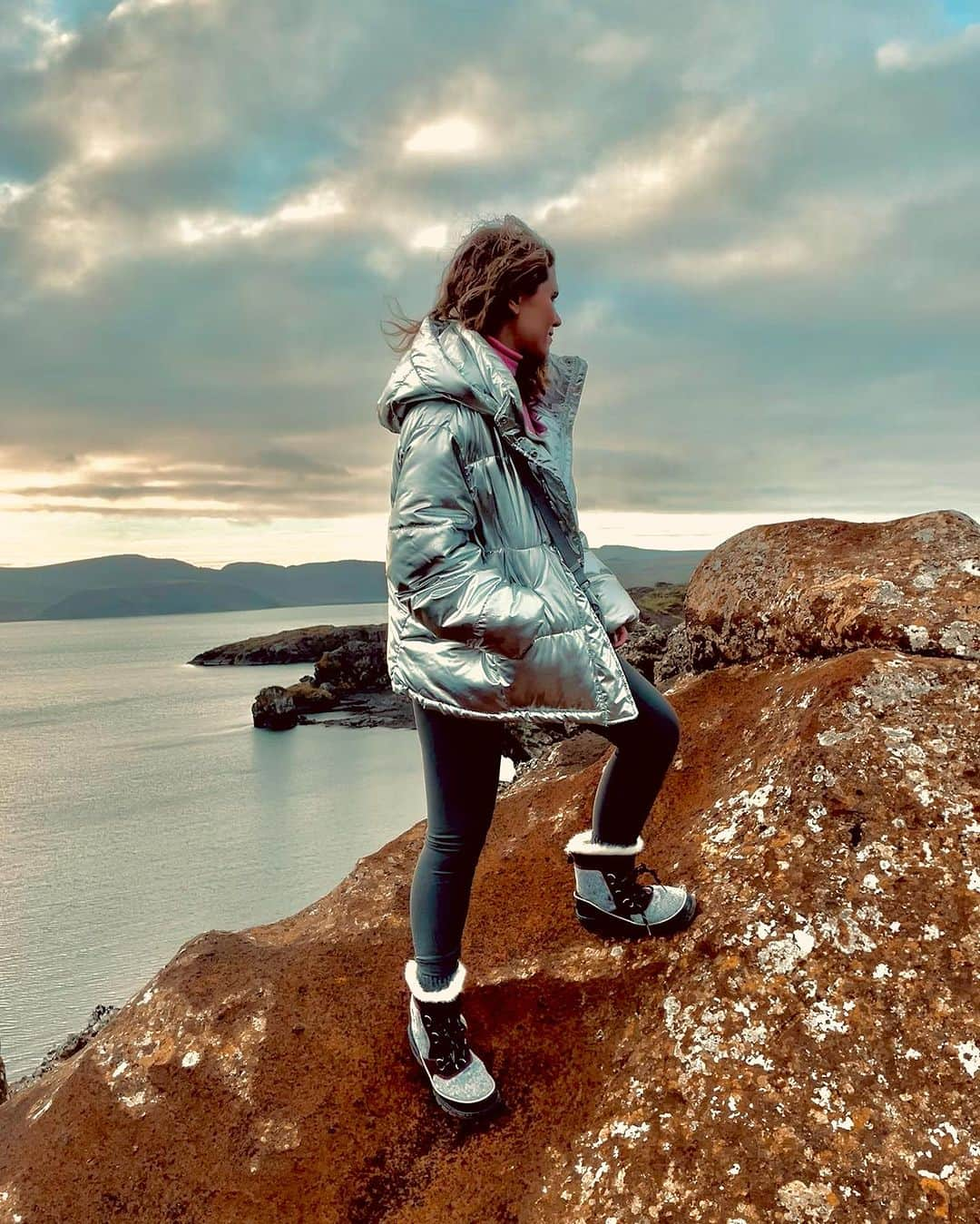 Mayela Vazquezさんのインスタグラム写真 - (Mayela VazquezInstagram)「South of Iceland 😍🌗☄️🌊 #iceland #icelandroadtrip #icelandtrip #icelandtravel」10月9日 16時23分 - mayelavazquezbeauty