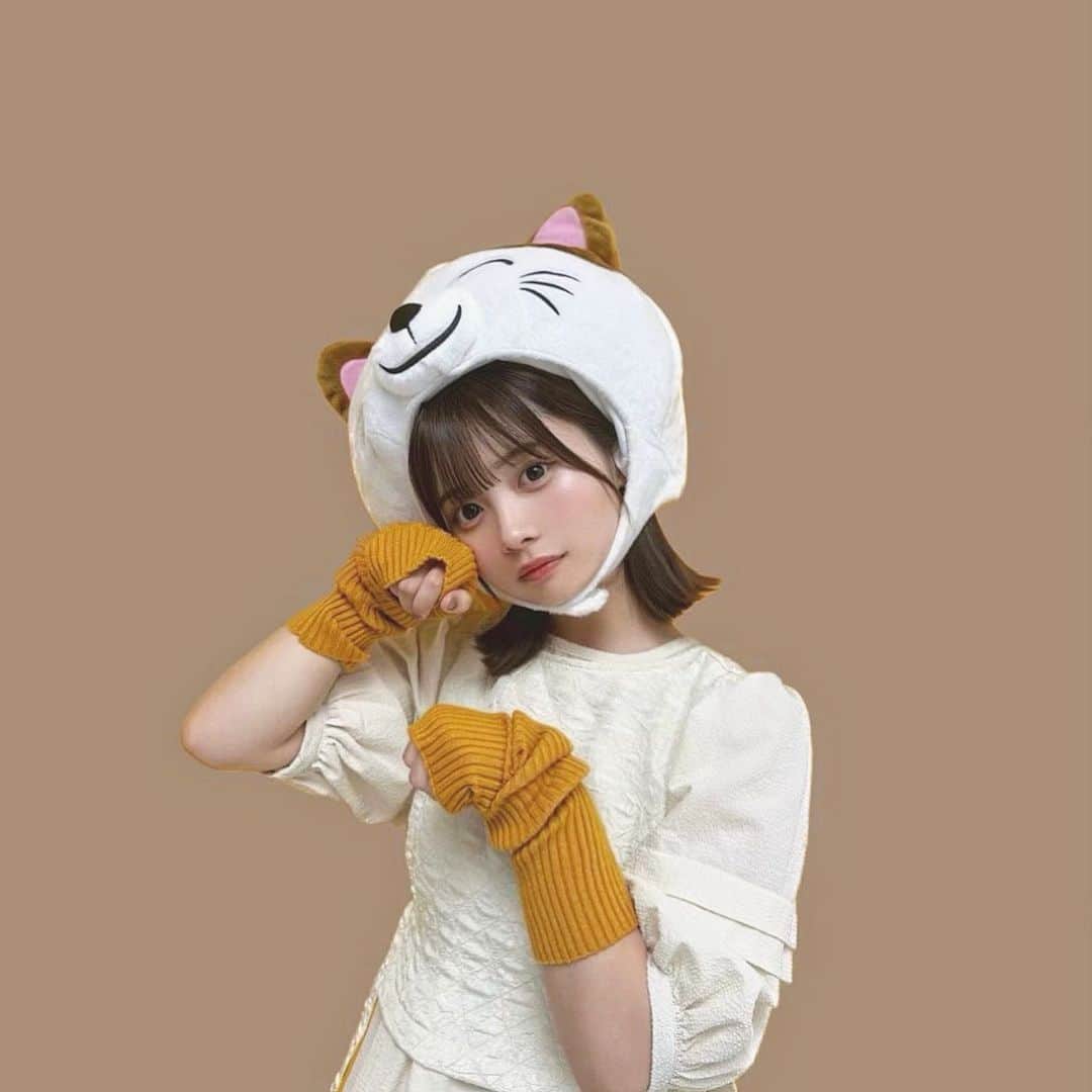 のインスタグラム：「ハロウィンもカラオケまねきねこ🎃  ハロウィンが解禁されたので オフショ乗せまする♪︎🎃🦇🕸  まねきさんの撮影いつもたのしい〜〜〜！！！！- ̗̀ ( ˶'ᵕ'˶) ̖́-  @karaoke_manekineko_official 😸🧡」