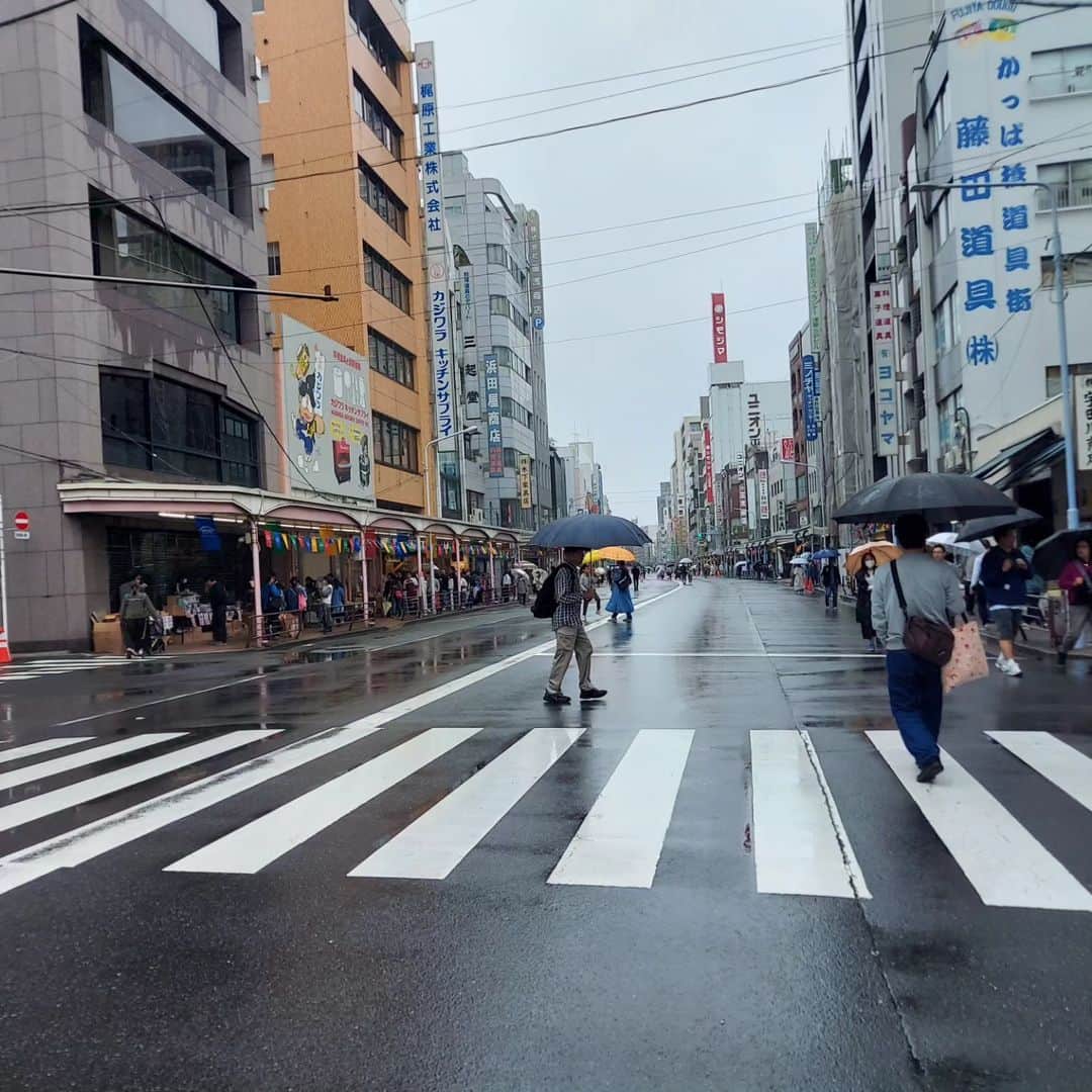 下関マグロさんのインスタグラム写真 - (下関マグロInstagram)「雨の中、かっぱ橋道具街まつりのスタンプラリーに参加。バッグや飲み物をいただきました。」10月9日 16時42分 - maguro_shimonoseki