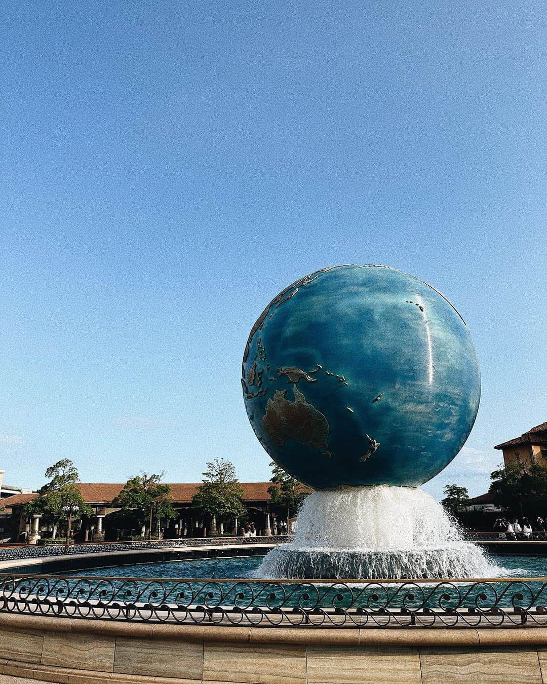 esutoreja_risaribonのインスタグラム：「🌏」