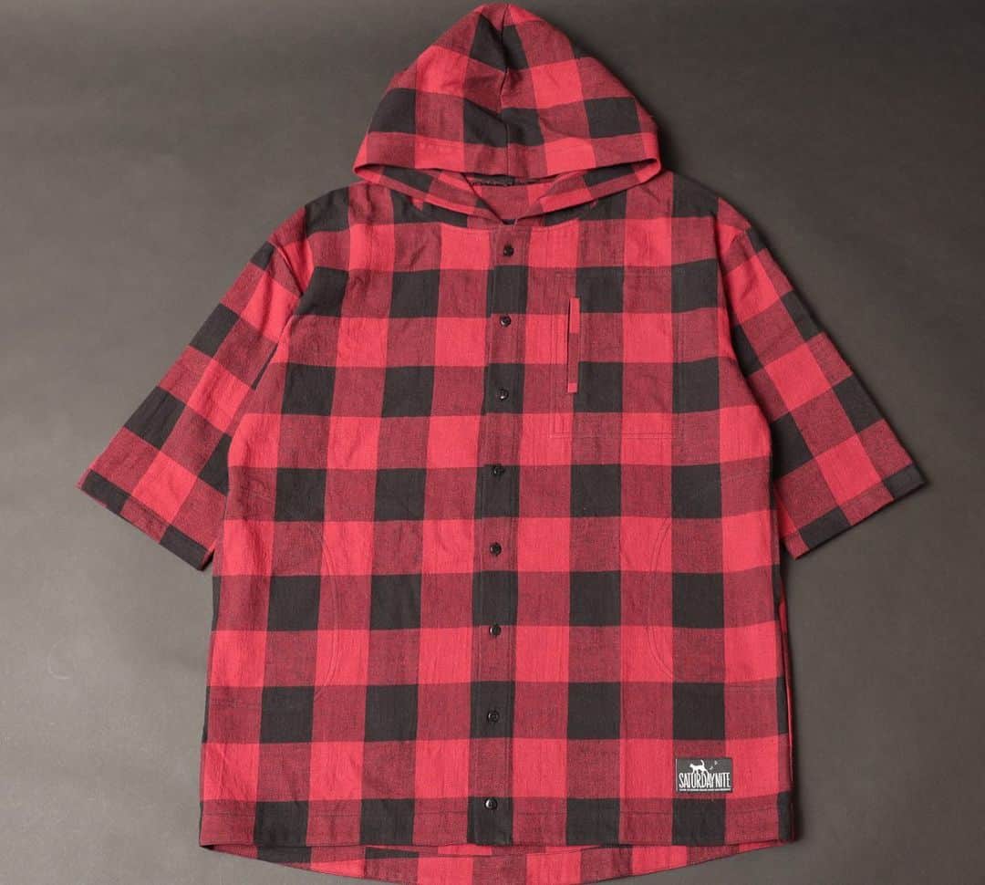 白鳥雪之丞さんのインスタグラム写真 - (白鳥雪之丞Instagram)「SATURDAY NiTE-BLOCK CHECK HOOD SHIRTS ¥22.000(tax in)  全6色、2サイズ展開、上質な生地を使用、着心地も良く、シャツブルゾンとして使って頂ける仕様です  店頭、official webshopにてオーダー受付中ですので宜しくお願い致します!!  https://tears-of-swan.shop-pro.jp/?pid=177450091 (10月下旬発送開始)  @tears_of_swan  #saturdaynite #hoodshirt  #blockcheckshirt  #blockcheck」10月9日 16時54分 - yukinojoeshiratori