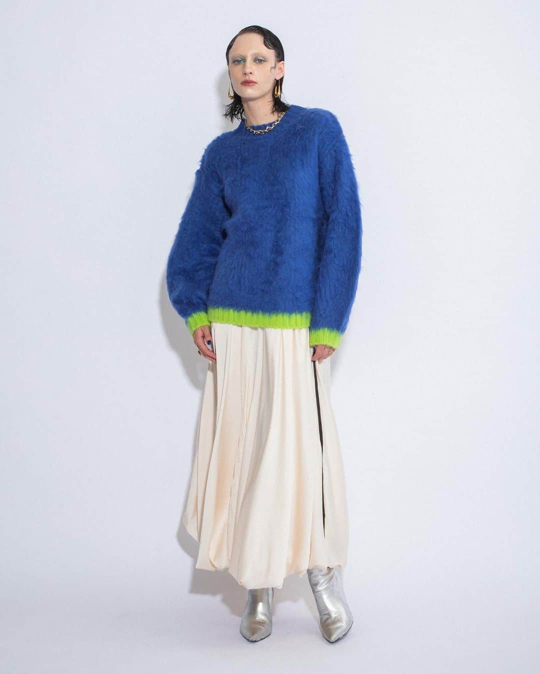 AULA AILAさんのインスタグラム写真 - (AULA AILAInstagram)「【2023 WINTER COLLECTION】  2WAY PEPLUM BELT COLOR BLUE SIZE 0 ¥15,400  FLARE SLEEVE KNIT COLOR LIGHT GRAY SIZE 0 ¥15,400  TIRED ASYMMETRY SKIRT  COLOR BLACK SIZE 0/1 ¥20,900  COLOR LINE SHAGGY KNIT COLOR BLUE SIZE 0 ¥17,600  FLARE BALLOON SKIRT COLOR IVORY SIZE 0/1 ¥19,800  ✔️AULA AILA OFFICIAL WEB STOREにて発売中」10月9日 16時59分 - aulaaila_official