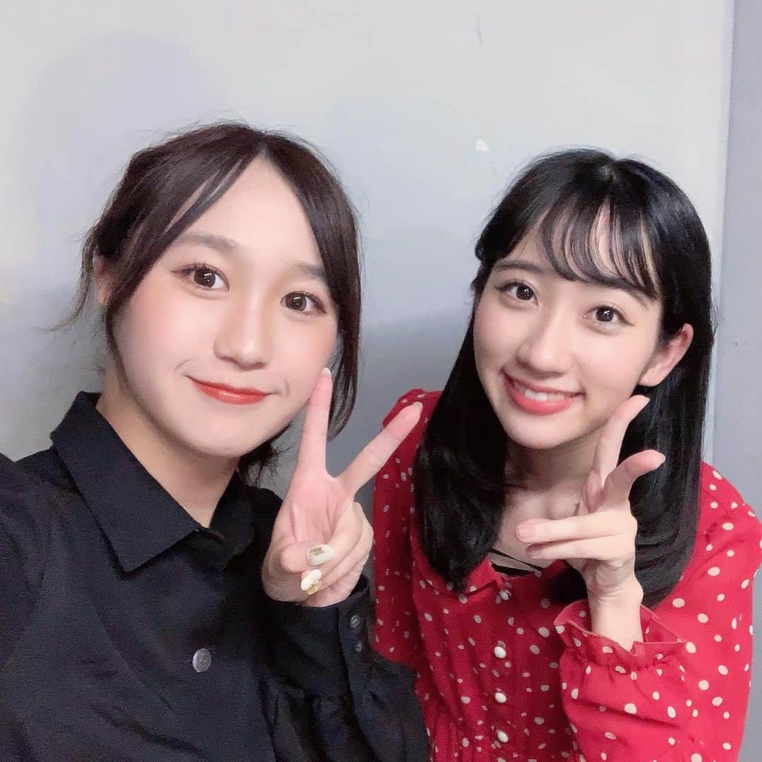 若松愛里さんのインスタグラム写真 - (若松愛里Instagram)「🐣 ・ ・ 舞台『OYUUGIKAI』イベント回 2023年10月6日(金)19:00公演  おじゃましました！  お昼の公演を観劇させていただき万全の状態で参戦✨  初演から引き続きの作品もありましたが、全てが別物と言っていいほど今回のカラーになっていました！！  イベントでは見どころや裏話のお話しをしたり、チーム対抗のクイズだったり運動会だったりをしました✨  その様子は配信にもありますので、 気になる方はぜひそちらからチェックしてくださいね☺️  https://twitcasting.tv/shop.php?search=OYUUGIKAI (配信は購入してから7日間アーカイブで見れるそうです◎お時間余裕ある時選んで見てねっ⭐️)  半数が過去に共演した方々というのもあって、温かく迎えてくださり楽しいイベントでした✨  舞台始める前からお世話になってるぴかるんさん、 私の初舞台で一緒だったちーちゃん✨ 共演や演出家さんとしてお世話になった方々！  何度も会えるのはキセキみたいなことで、 本当にご縁とは不思議なものです！！ また皆様にお会いできるように頑張ります🙌  ありがとうございましたっ！  #舞台 #イベント #ゲスト#OYUUGIKAI #OYUUGIKAI2023 #池袋 #シアター #グリーン #BOX #in #THEATER #配信 #アーカイブ #初演 #再演」10月9日 17時00分 - wakamatsuairi_official