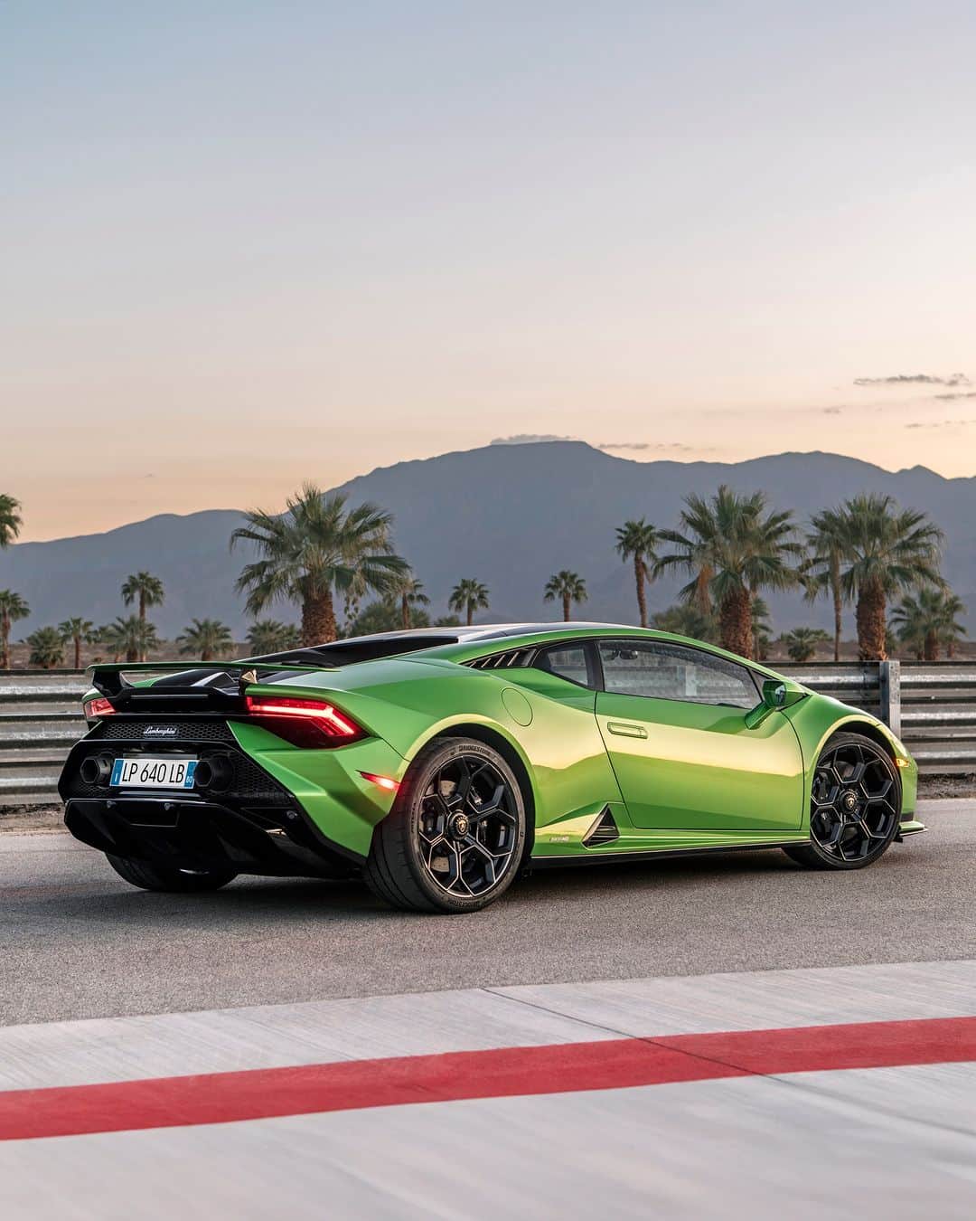 ランボルギーニさんのインスタグラム写真 - (ランボルギーニInstagram)「The perfect Super Sports Car for dreamy travelers. Try to believe it.  #Lamborghini #HuracanTecnica #TakeAllYourSoulsToDrive __ Huracán Tecnica: fuel consumption combined: 14,5 l/100km (WLTP); CO2-emissions combined: 328 g/km (WLTP)」10月9日 17時00分 - lamborghini