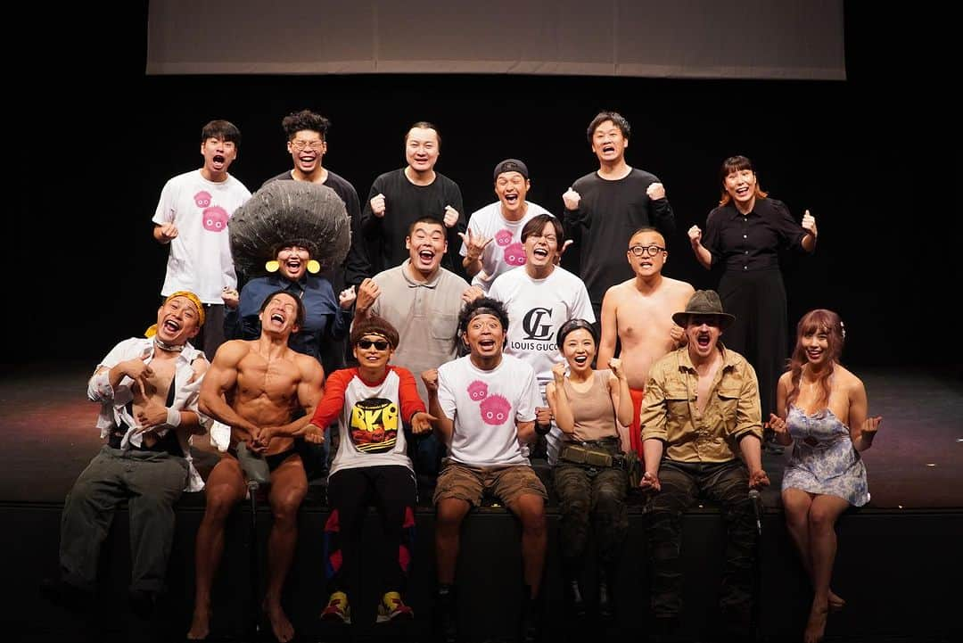 コアラ小嵐さんのインスタグラム写真 - (コアラ小嵐Instagram)「サンシャイン池崎さんの単独ライブ「池崎はどう叫ぶか」に出演させて頂きました！去年に引き続き日本選手権と同日の開催で楽屋で配信を見ていました。願わくば毎年楽屋で日本選手権を見たいなと。めちゃくちゃ楽しかった！  #サンシャイン池崎 #池崎はどう叫ぶか #ボディビル」10月9日 17時12分 - kk601012