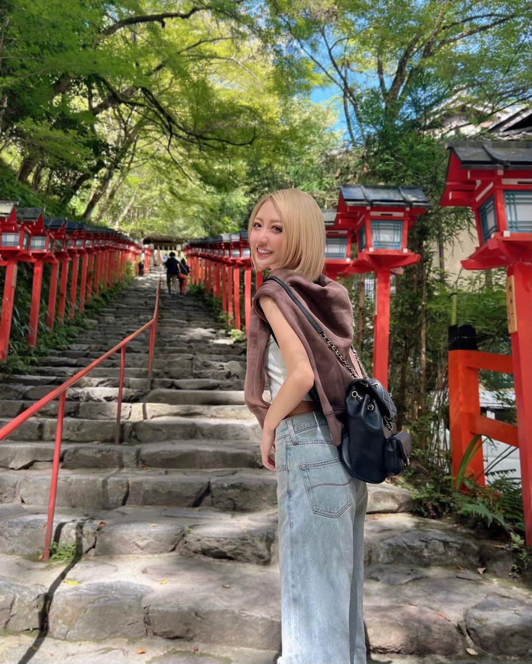 藤堂静華さんのインスタグラム写真 - (藤堂静華Instagram)「︎︎︎︎☑︎ 🐉🫧  京都旅で1番行きたかった貴船神社⛩ 気持ち良すぎた🥺💖  小学生ぶりに行けて大満足でした💮✨  #貴船神社#高龗神#京都#京都旅行 #fashionstyle #ootd#kyoto#浄化」10月9日 17時13分 - shizuka___official