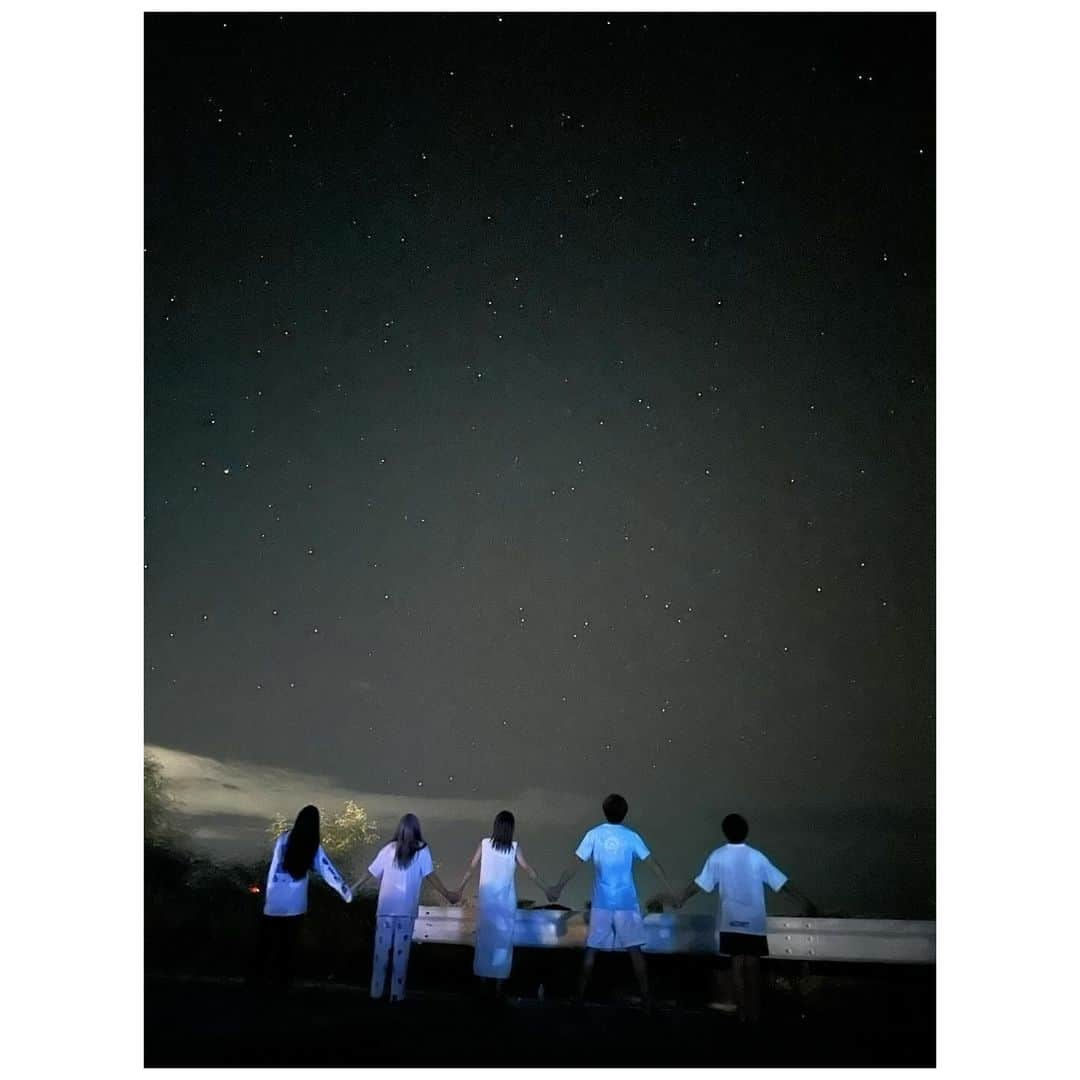 辻希美さんのインスタグラム写真 - (辻希美Instagram)「iPhoneで撮る夜空との写真がエモ過ぎた🥹🌟🌟🌟💕"」10月9日 17時18分 - tsujinozomi_official