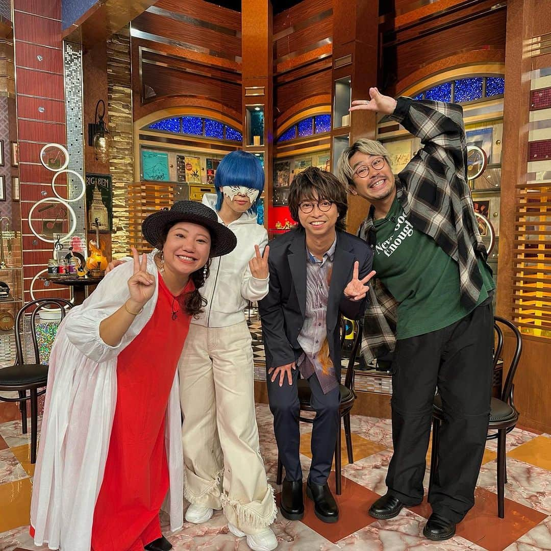 wacciさんのインスタグラム写真 - (wacciInstagram)「テレビ朝日系📺  『関ジャム 完全燃SHOW』  ご視聴ありがとうございました🙌 -----  ミュージシャン同士が本音で語り合う 「裏トーク企画」に出演させて頂きました🎸 収録終わりにゲストの皆さんと📸  📱TVer・テラサ tver.jp/series/sr5b9tr…  #関ジャム #wacci」10月9日 8時30分 - wacci_official