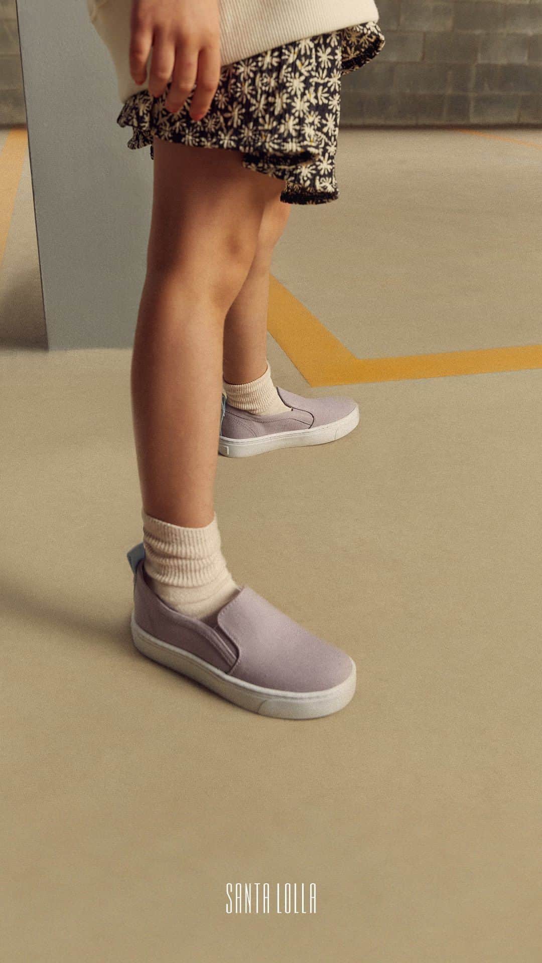 Santa Lollaのインスタグラム：「Está aberta a temporada da diversão, das brincadeiras e dos modelos fashionistas da linha Santa Lolla MINI! 👧🏻🧸💚 #santalolla #santalollaMINI」