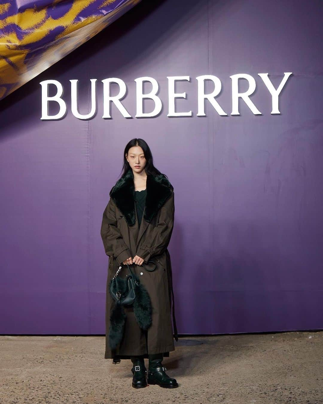 ソラ・チョイさんのインスタグラム写真 - (ソラ・チョイInstagram)「#BurberryStreets 🥀💜」10月9日 8時39分 - sola5532