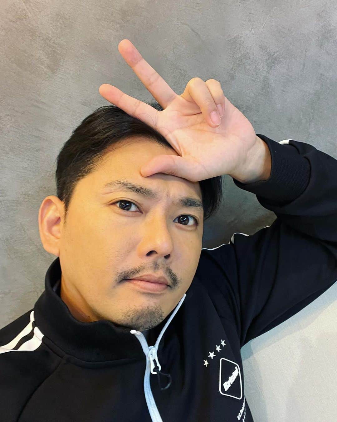 のインスタグラム：「おはようございます  東京は雨。 楽しんでこ♪  #5時起き今井」