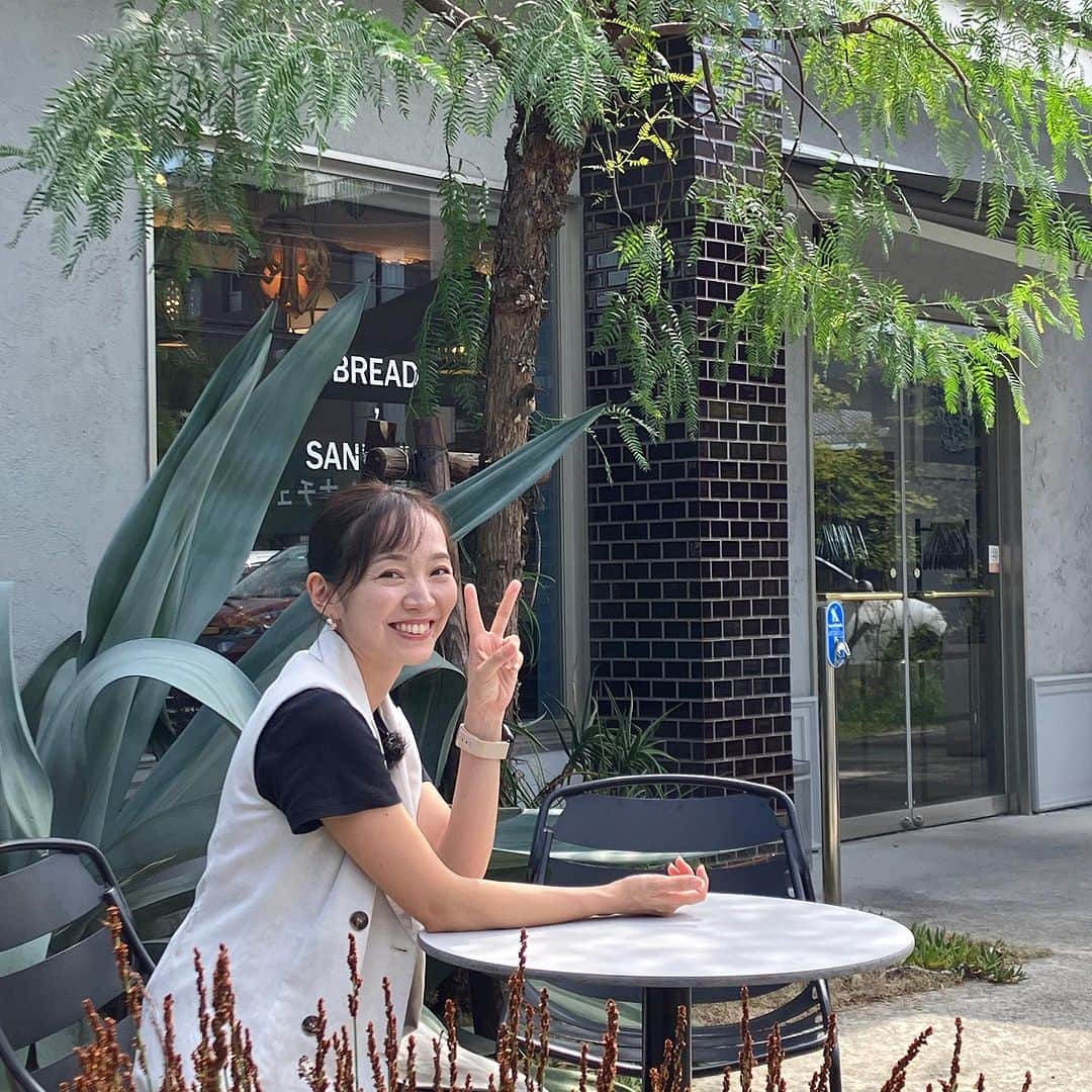 のインスタグラム：「今月の@syumatsu_sanpo は サンドイッチ特集🥪 @breadland_nachuru へお邪魔しました。 野菜たっぷりで大豆ミート使用の、ヘルシーなのにボリュームたっぷりなサンドイッチでした！ これは通いたくなるなぁ🤍 . . #食欲の秋 #ブレッドランドナチュール #しずおか週末さんぽ #トコチャン」