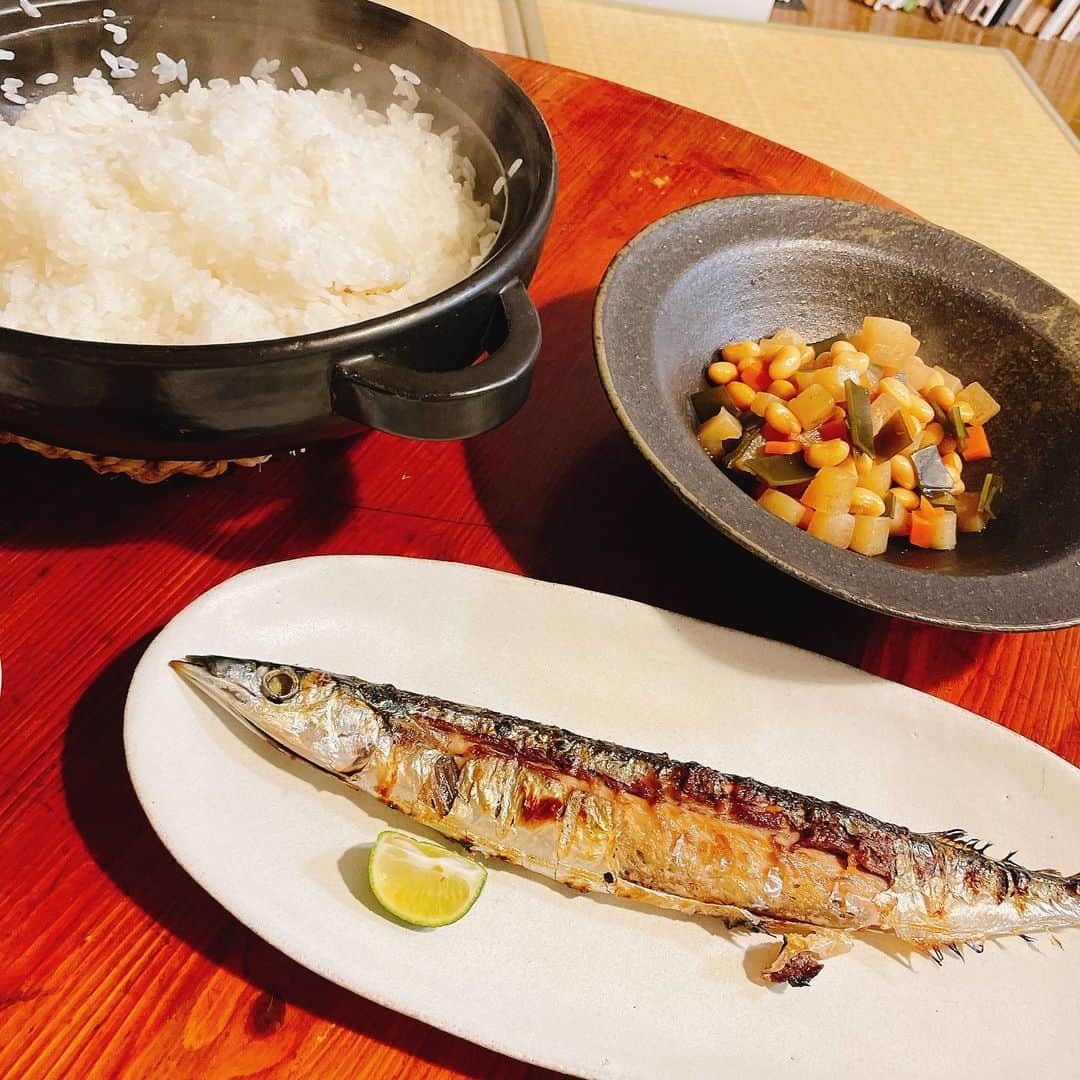 谷口菜津子さんのインスタグラム写真 - (谷口菜津子Instagram)「最近の夕飯  秋になって煮物を作りたくなる。 あとスーパーに行くとナスをなんとなく買ってしまう。」10月9日 9時27分 - nco0707