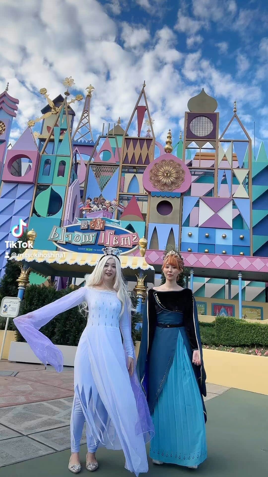 のインスタグラム：「かんなちゃんと姉妹合わせ👭❄️  #tiktok #dハロ仮装」
