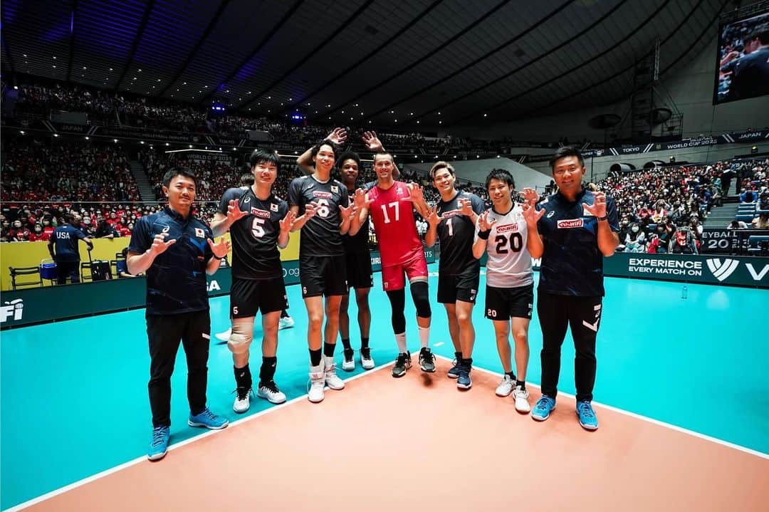 西田有志さんのインスタグラム写真 - (西田有志Instagram)「皆さん多くのご声援ありがとうございました❗️ 今年の代表シーズンは苦しい時間が長くうまく行かない時期が長く、中々納得いくことができない日々でしたが、この大会の目標を達成でき嬉しく思います❗️ この一瞬のために努力して、掴み取ったこの感情は最高です❗️ これから別々になりますが、日々努力し、前進できるように頑張ります❗️  みんなVリーグ来てね🤞 パナソニックでプレーするよ👍💪 また，皆さんお会いしましょう❗️ #最高です  #心はひとつ」10月9日 9時35分 - nishidayuji0130