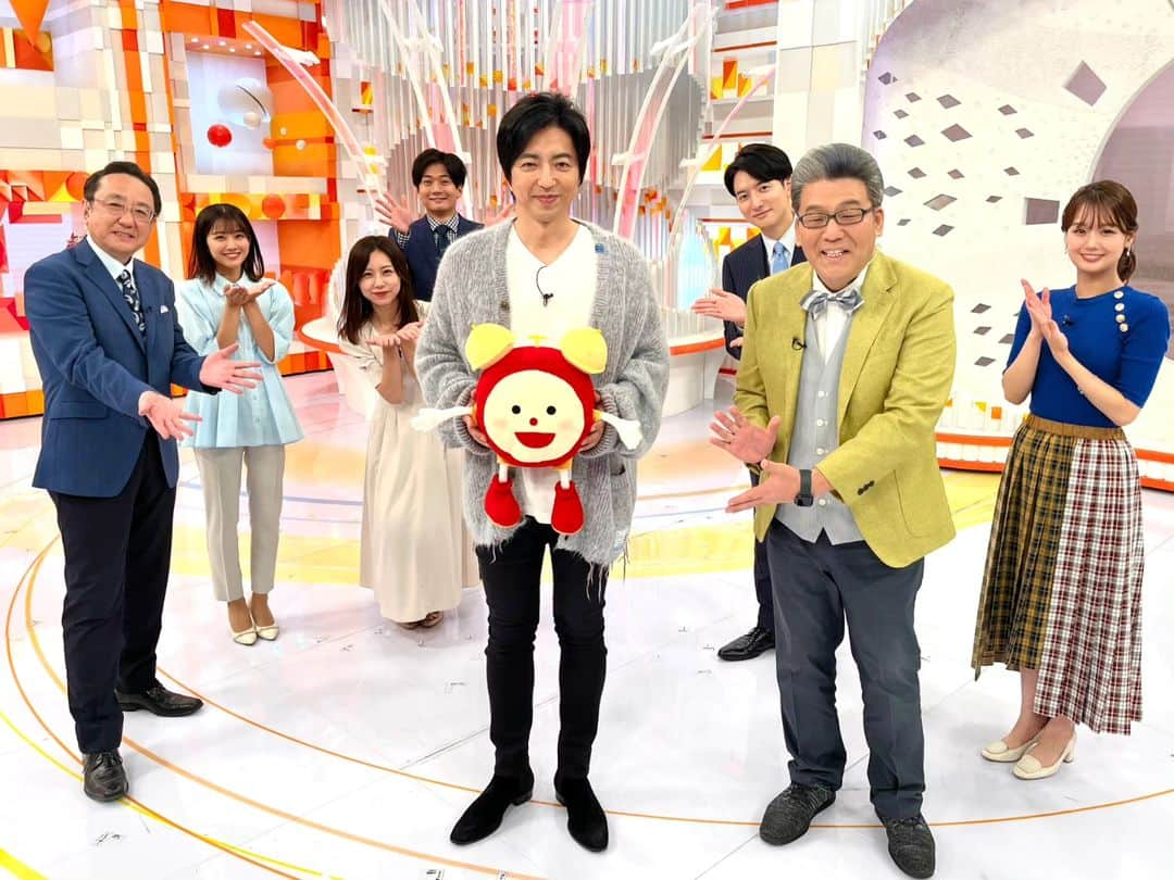 フジテレビ「めざましテレビ」さんのインスタグラム写真 - (フジテレビ「めざましテレビ」Instagram)「きょう9日（月）は #大沢たかお さんがスタジオに生出演🥰  #めざましくん がダンディーになる方法を質問したら「ダンディーじゃないから教えて✨」って…かっこ良すぎじゃないですか⏰‼️  大沢さん主演の新ドラマ「#ONEDAY ～聖夜のから騒ぎ～」はこんや9時スタートです📺  #月9ワンデイ  #めざましテレビ」10月9日 9時44分 - mezamashi.tv