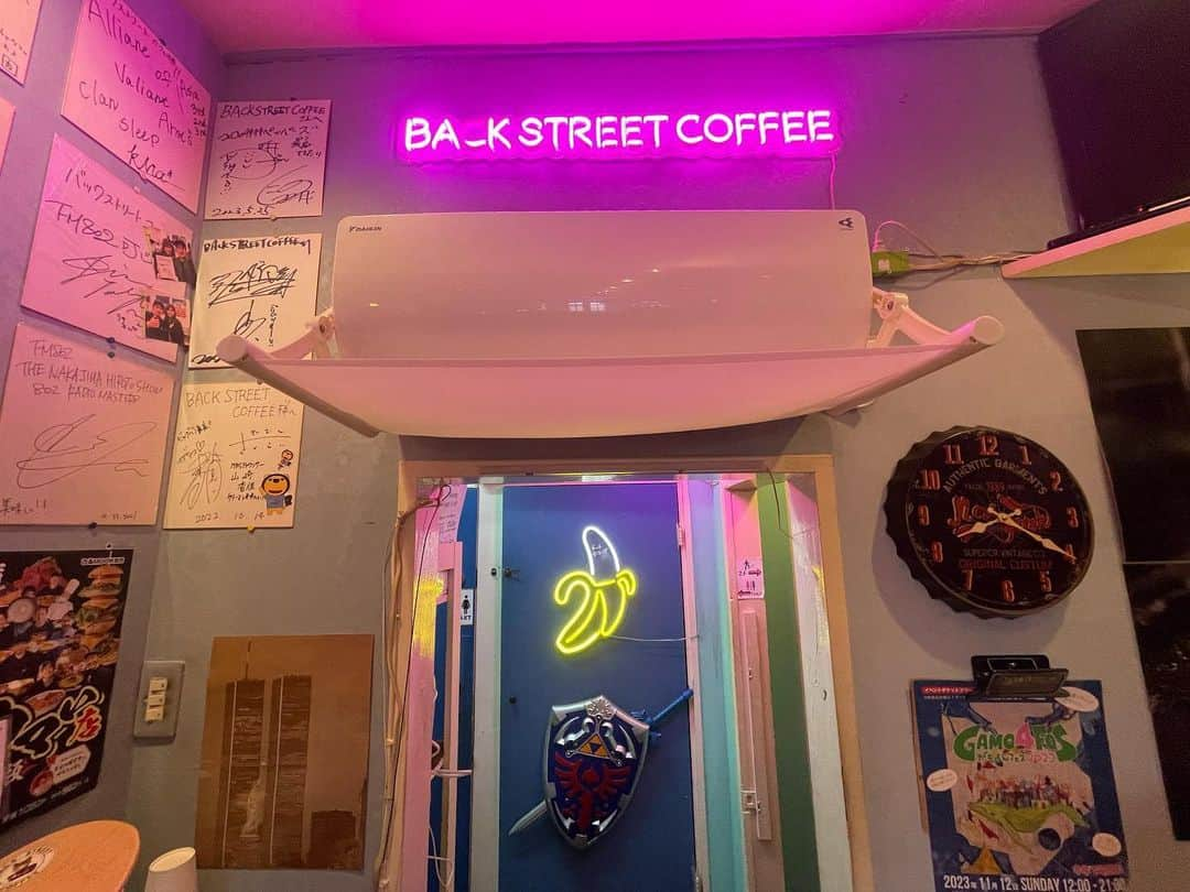 あやつるぽんさんのインスタグラム写真 - (あやつるぽんInstagram)「....BACK STREET COFFEE . . . モーニングしてきた パンの分厚さが選べて MAX 7センチ BIG 5センチ NORMAL 2.5センチ 迷わずBIGの5センチにした ふわふわー パンも珈琲もめっちゃくちゃ美味しかったー！ . . 📍大阪府大阪市城東区野江1-1-12  ⏰[月火水金] 8:00～20:00（L.O.19:00） [土日祝] 8:00～17:00 不定休 . . . #バックストリートコーヒー #backstreetcoffee #モーニング　#morning #京橋カフェ #カフェ #珈琲」10月9日 9時43分 - ayatsurupon