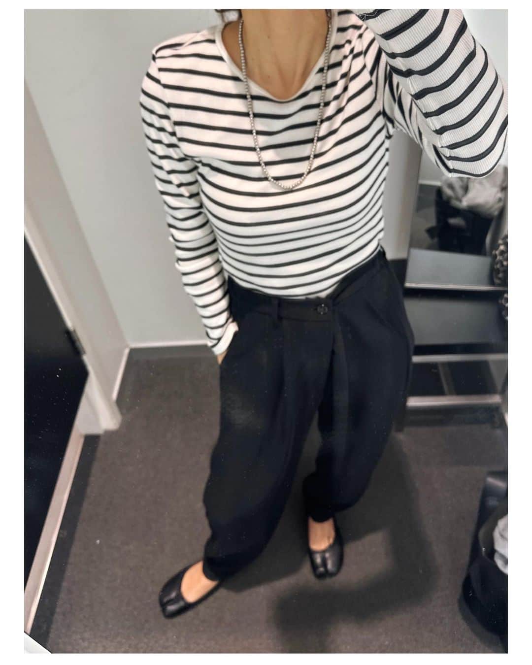 木口亜矢さんのインスタグラム写真 - (木口亜矢Instagram)「最近の購入品 ロンTを一通りまとめ買い 白、黒、グレー、ボーダー これをローテーションで着ると思います♡  愛用中のドレッシーシェフパンツと合わせて♡  pants @anne__jp  Dressy chef pants  #カジュアルコーデ#パンツコーデ#いつかのコーデ#ボーダートップス」10月9日 10時40分 - ayakiguchi