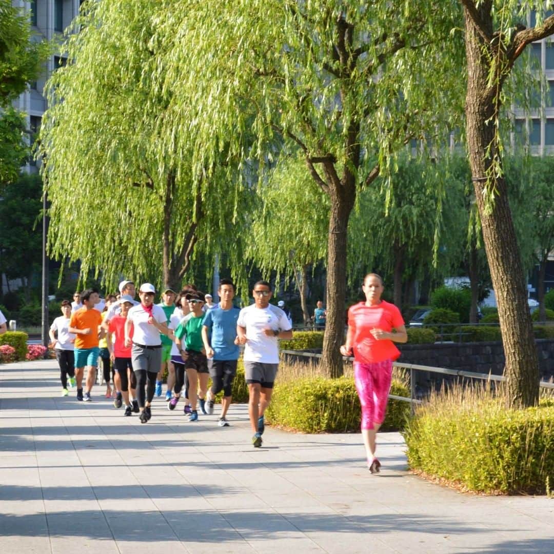 Mandarin Oriental, Tokyoのインスタグラム：「Today is Sports Day in Japan. Did you know that it was established in 1966, two years after the 164 Summer Olympics in Tokyo?  Why not boost your health and well-being with a run, outdoor workout, or make use of the hotel's fitness center? Enjoy the breathtaking view of Tokyo while staying active!  今日は日本では「スポーツの日」ですね。以前は「体育の日」として知られていましたが、1964年の東京夏季オリンピックの２年後の1966年に制定されたことはご存じでいらっしゃいましたでしょうか。  活気に満ちた大都市東京の素晴らしい景色を楽しみながら、屋外でランニングやワークアウトをしたり、ホテルにあるフィットネス センターでエクササイズをしながら、健康でウェルビーイングな一日を過ごされてはいかがでしょうか。  … Mandarin Oriental, Tokyo @mo_tokyo  #MandarinOrientalTokyo #MOtokyo #ImAFan #MandarinOriental #Nihonbashi #sportsday #Exercise #workout #マンダリンオリエンタル #マンダリンオリエンタル東京 #東京ホテル #日本橋 #日本橋ホテル #スポーツの日 #ワークアウト」