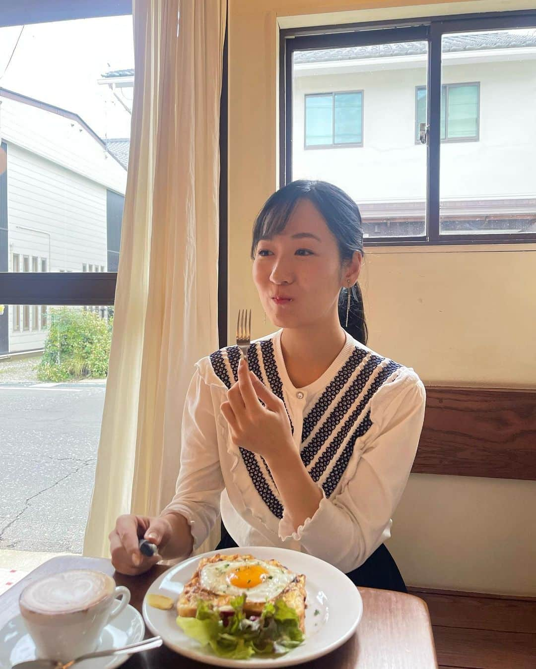 宮崎麗奈さんのインスタグラム写真 - (宮崎麗奈Instagram)「． 長野で見つけた、とっても素敵なカフェ☕️ ⁡ 善光寺さんから歩いてすぐ近くの 「Cafe Le Garçon」🇫🇷 🥐 ⁡ ⁡ 私が注文したのはこちらです🤍  ◌ クロックマダム  ◌ カプチーノ ⁡ ⁡ ⁡ #長野 #長野旅行 #長野カフェ #長野ランチ #善光寺 #善光寺観光 #善光寺カフェ #善光寺ランチ #クロックマダム #カプチーノ #カフェルギャルソン」10月9日 11時09分 - reina_miyazaki