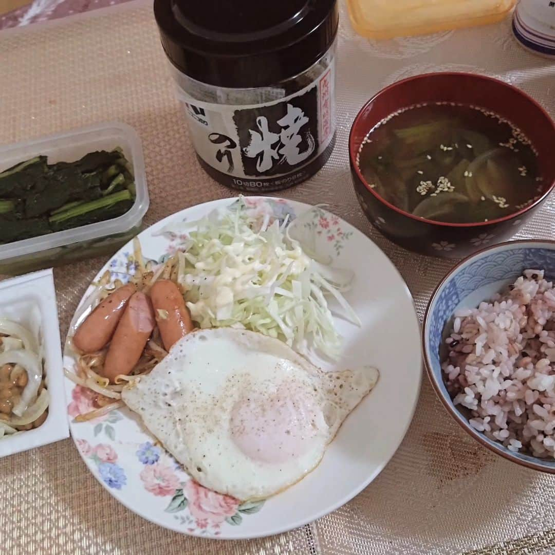 工藤亜耶さんのインスタグラム写真 - (工藤亜耶Instagram)「三連休、最後の日はベタな朝食(^^)  明日から誕生日週です！！ ３日間お酒抜いたので体調万全です！  ズラして行くわ〜って方！ 本番週が空いてますw  キャスト一同お待ちしてます！」10月9日 12時08分 - ayakudou