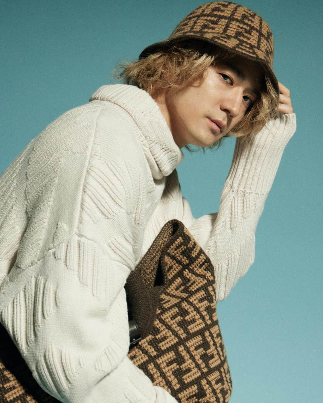 中島裕翔さんのインスタグラム写真 - (中島裕翔Instagram)「Unreleased cuts from the October issue of MEN’S NON-NO.   FENDI  #fendi #mensnonno #アザーカット」10月9日 17時40分 - iam_yuto_nakajima