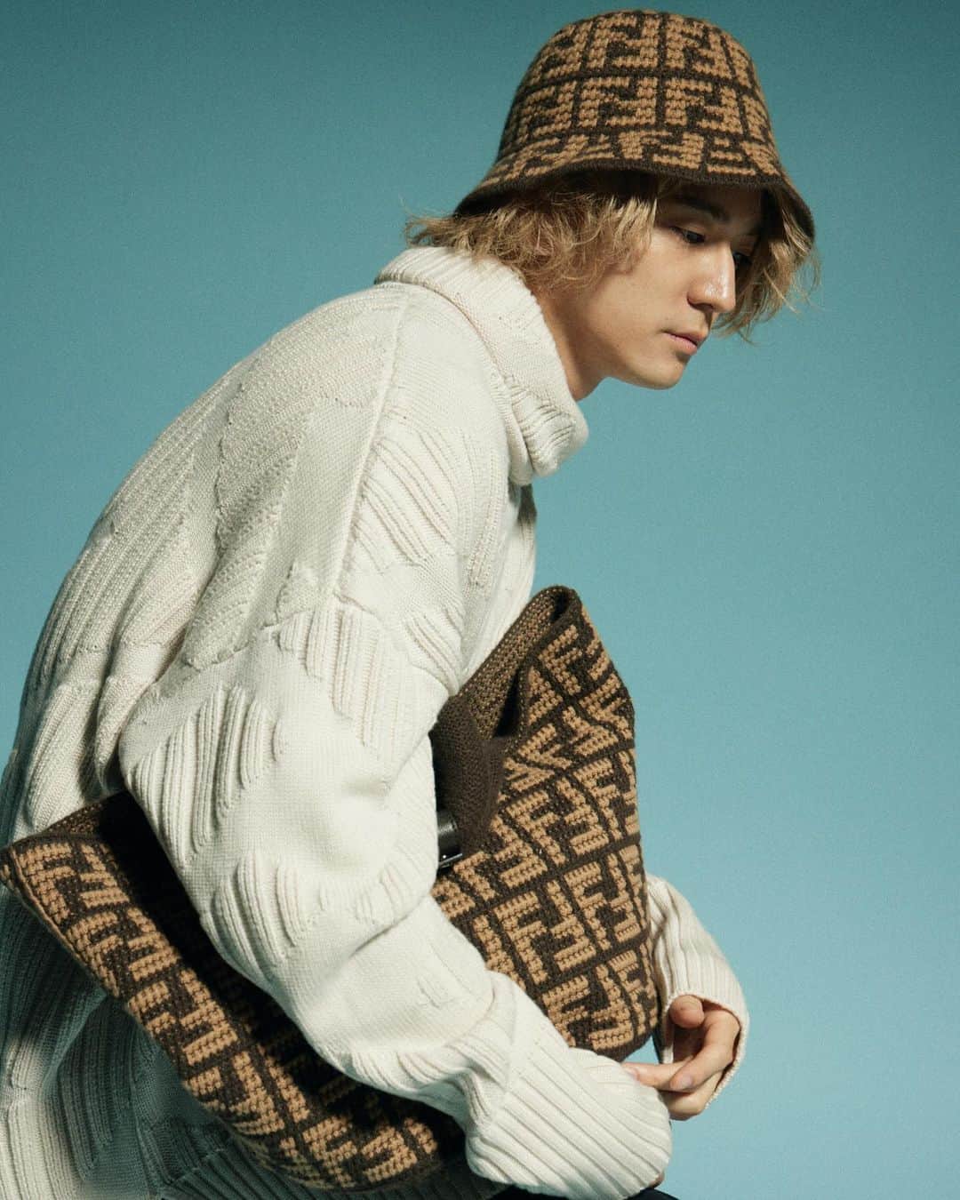 中島裕翔さんのインスタグラム写真 - (中島裕翔Instagram)「Unreleased cuts from the October issue of MEN’S NON-NO.   FENDI  #fendi #mensnonno #アザーカット」10月9日 17時40分 - iam_yuto_nakajima