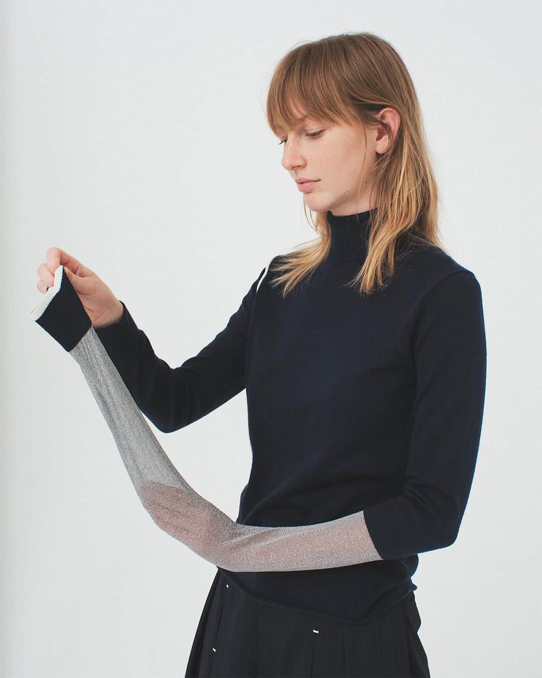 sodukのインスタグラム：「fall winter 23 collection lina wears one long knit top.  #soduk #soduk23fw」